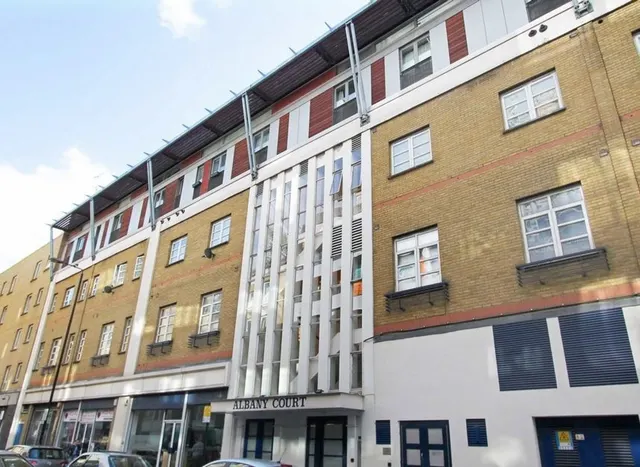 Plumbers Row, Aldgate, E1, photo 1