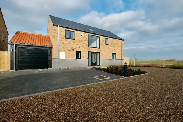 Manor Farm, Wennington, PE28, photo 1