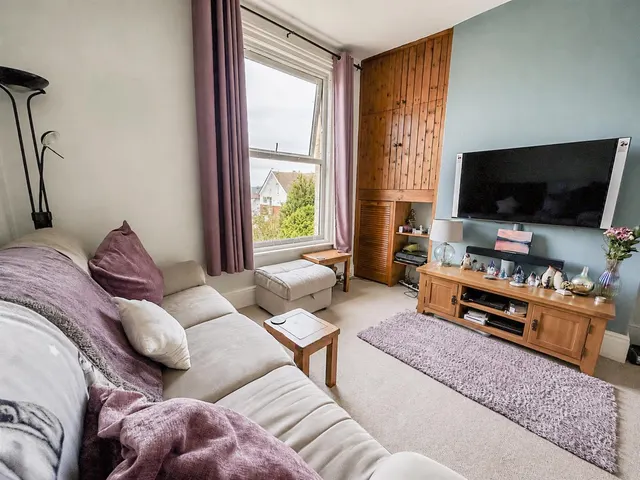 Photo 3 — Priory Road, Hastings, East Sussex, TN34 3JG