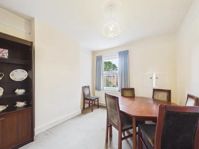 Photo 3 — Victoria Road, Tilehurst, Reading, RG31