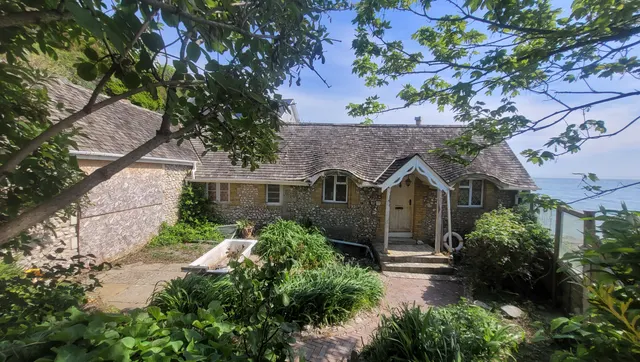 Bonchurch, PO38, photo 1