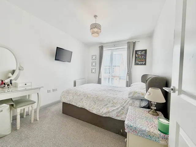 Photo 3 — Flat 2, 1 Teeswater Way, 1 Teeswater Way, Milton Keynes, Whitehouse, MK8 1BF