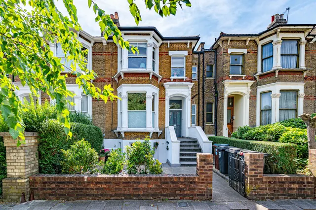 Garden Flat, 111 Manor Road, London, photo 1