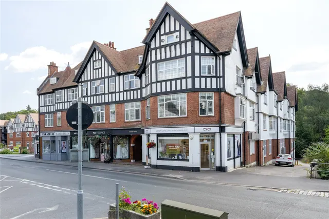 Wey Hill, Haslemere, GU27, photo 1