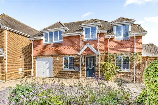 Orchard Close, West End, GU24, photo 1