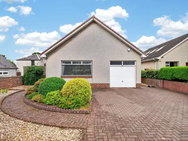 Photo 2 — Stevenston Road, Kilwinning, KA13 6NJ