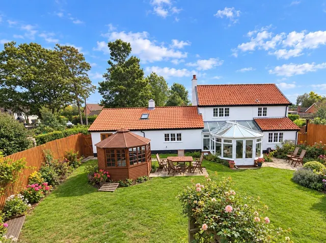 Queen's Street, Wymondham, NR18, photo 1