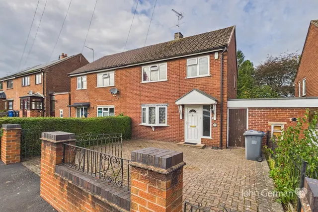 Mosley Drive, Uttoxeter, photo 1