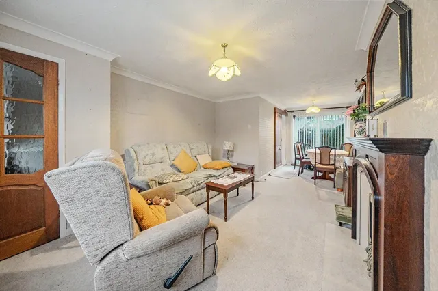 Salisbury View, Horsforth, LS18, photo 2