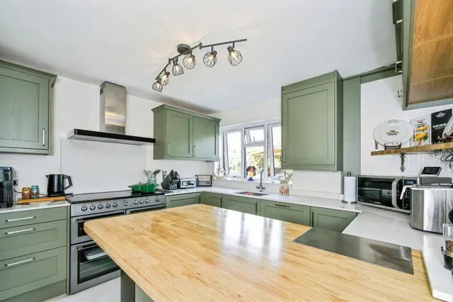 Coronation Road, Durrington, SP4, photo 2