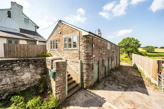 Pengenffordd, Talgarth, Brecon, Powys, LD3 0EN, photo 1