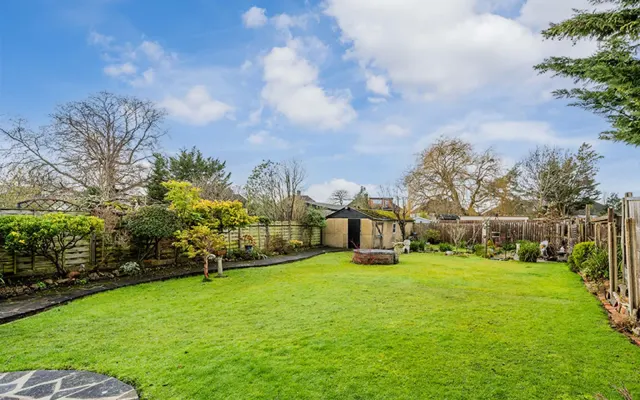The Warren, Worcester Park, KT4, photo 1