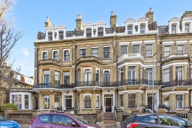 First Avenue, Hove, BN3, photo 1