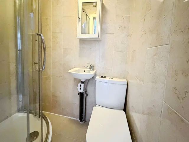 Kings Lane, Englefield Green, TW20, photo 3