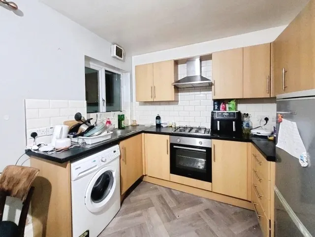 Kings Lane, Englefield Green, TW20, photo 1