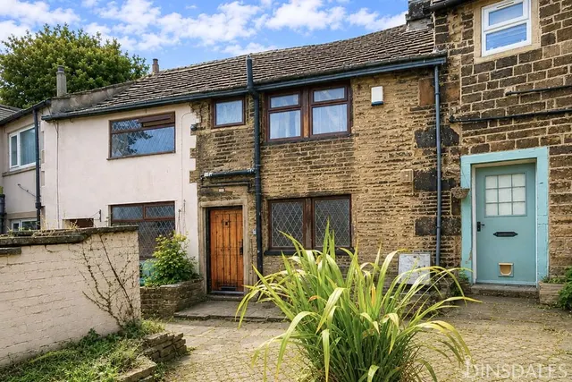 Hammond Square, Bradford BD9 4AL, photo 1