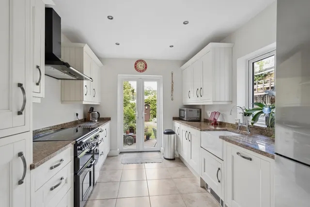 Photo 3 — Walton Road, Bushey, Bushey, WD23 2JE
