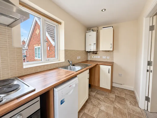 Hagley Road, Oldswinford, DY8, photo 3