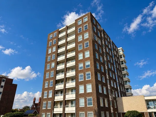 West Parade, Worthing, BN11, photo 1