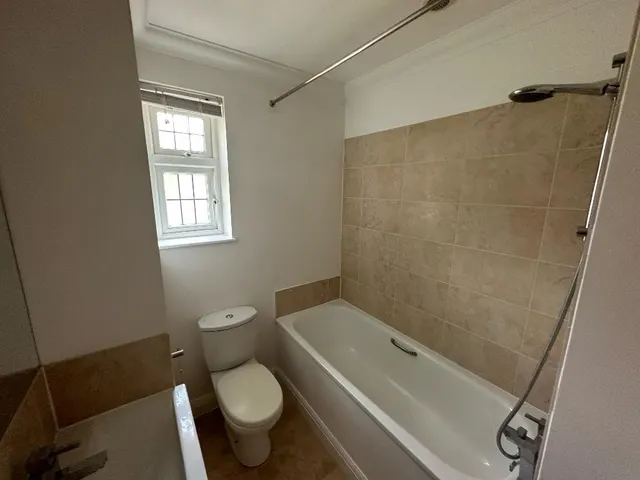 Elmfield Way, South Croydon, photo 2