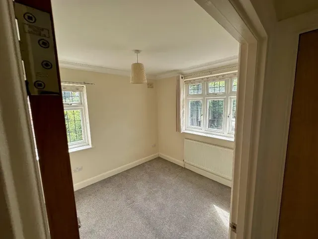 Elmfield Way, South Croydon, photo 3