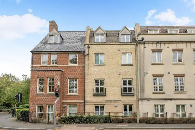 Woodford Way, Witney, OX28, photo 1
