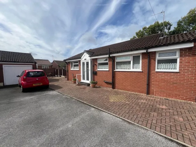 Jennings Way, Burton-On-Trent, DE14, photo 1