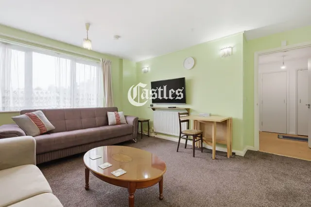 The Roundway, London, N17, photo 3