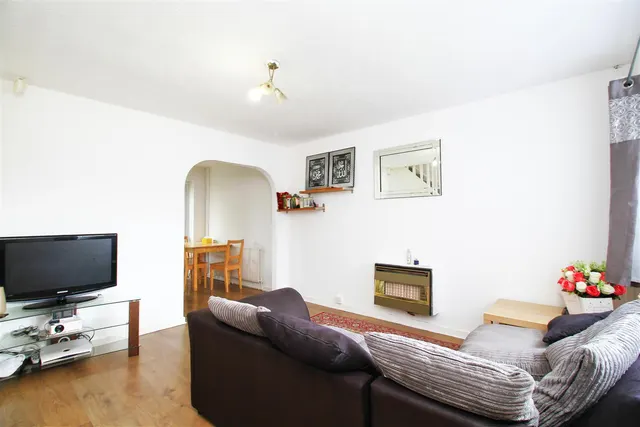 Sarnesfield Close, Manchester, photo 3