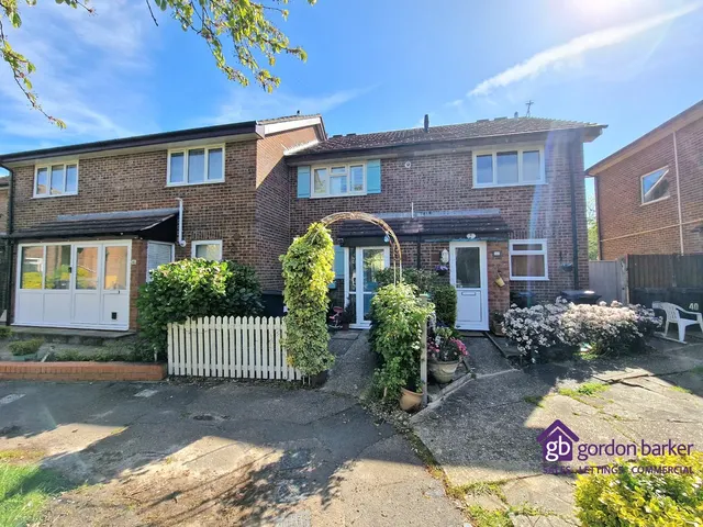 Sway Gardens, Bournemouth, BH8 0PG, photo 1