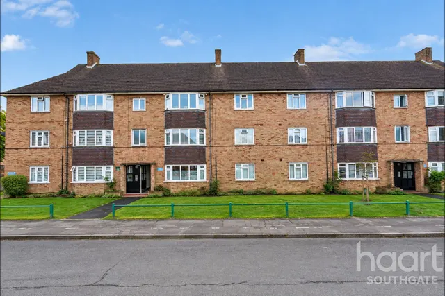 Worcesters Avenue, Enfield, EN1, photo 1