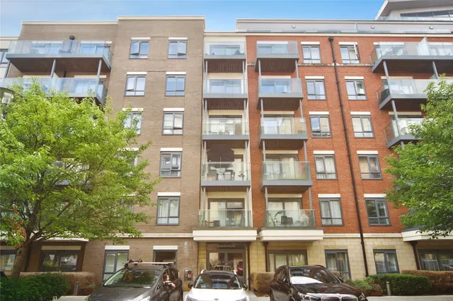 Commander Avenue, LONDON, London, NW9, photo 1