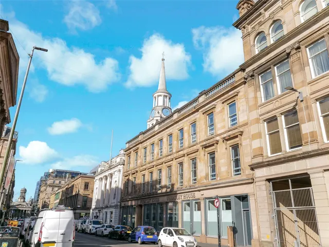 2 bedroom flat, Ingram Street, Glasgow, G1