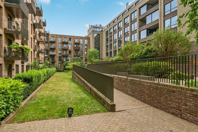 Atrium Apartments, West Row, London, W10, photo 1