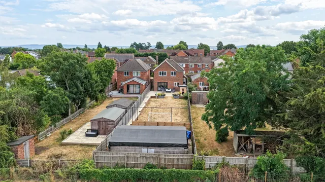 Belle Vue, Stone, Aylesbury, photo 1
