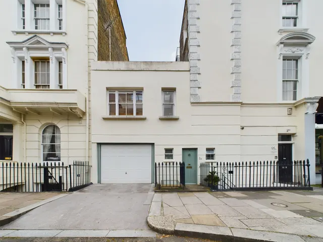 Winchester Street, London, photo 1