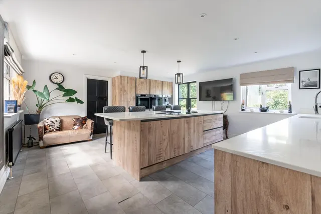 Horsham Lane, Ewhurst, GU6, photo 1