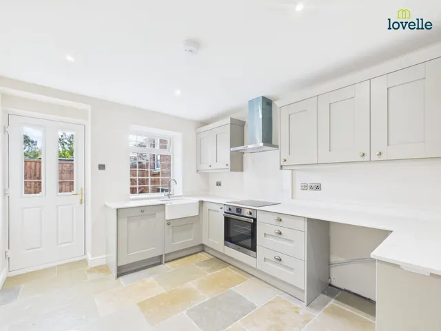 Front Street, Normanby-By-Spital, LN8, photo 2