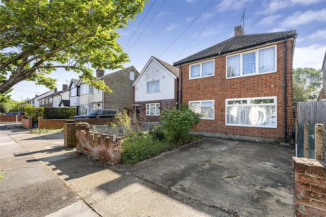 Curtis Road, Whitton, TW4, photo 1