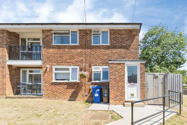 North Way, Deanshanger, MK19, photo 1
