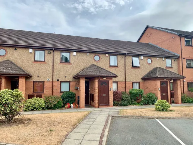 Murray Grove, West Kirby, CH48, photo 1