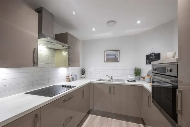 Crookham Road, Fleet, GU51, photo 3