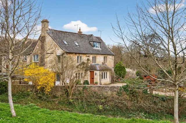 Old Neighbourhood, Chalford, GL6, photo 1