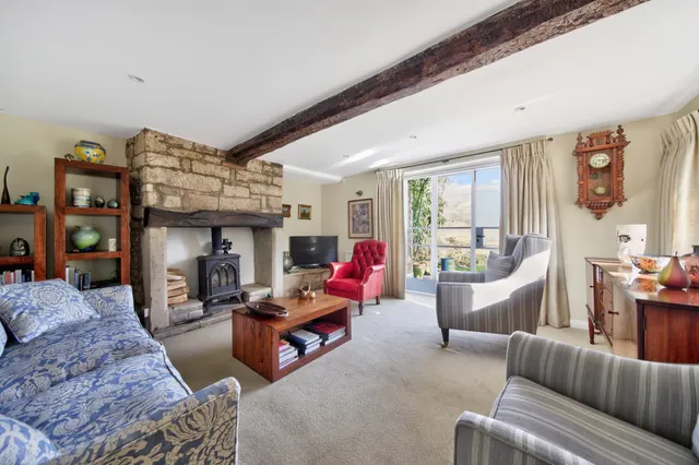 Photo 3 — Old Neighbourhood, Chalford, GL6