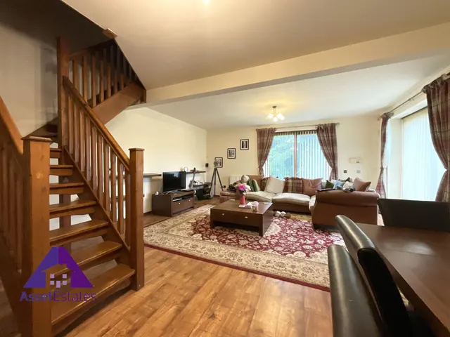 Brynteg, Bryn Villas, Brynithel, photo 1