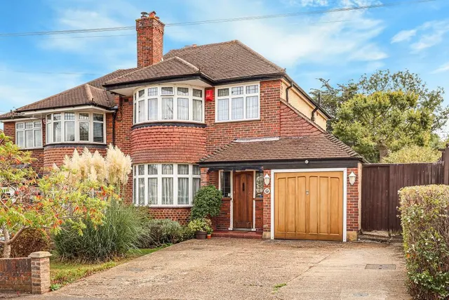 Langley Oaks Avenue, Sanderstead, photo 1