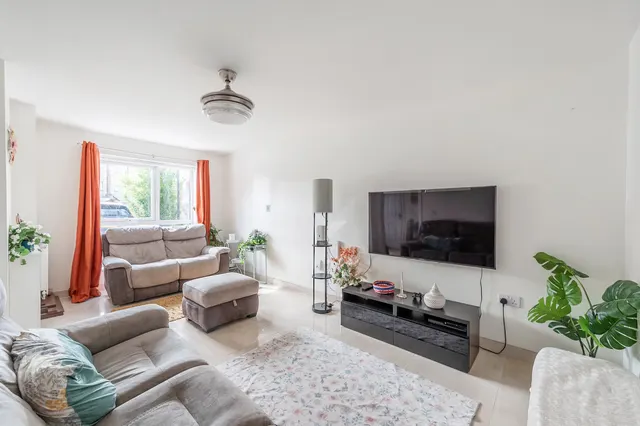 Photo 3 — 12 Lange Road, HARROW