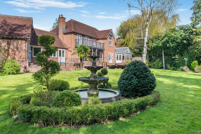 Alderbrook Road, Solihull, B91, photo 2