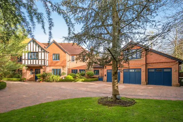 Alderbrook Road, Solihull, B91, photo 1