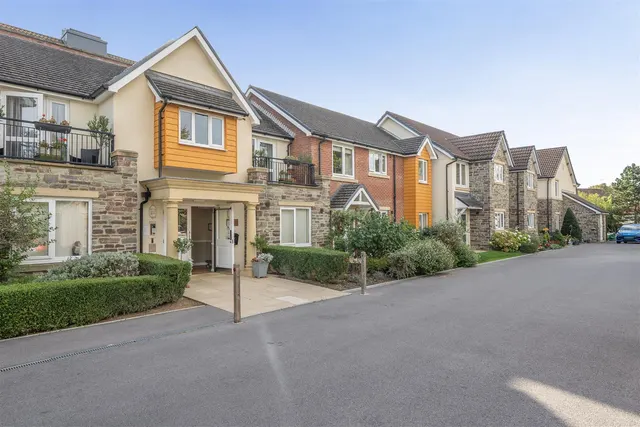 St. Peters Road, Portishead, BS20, photo 1